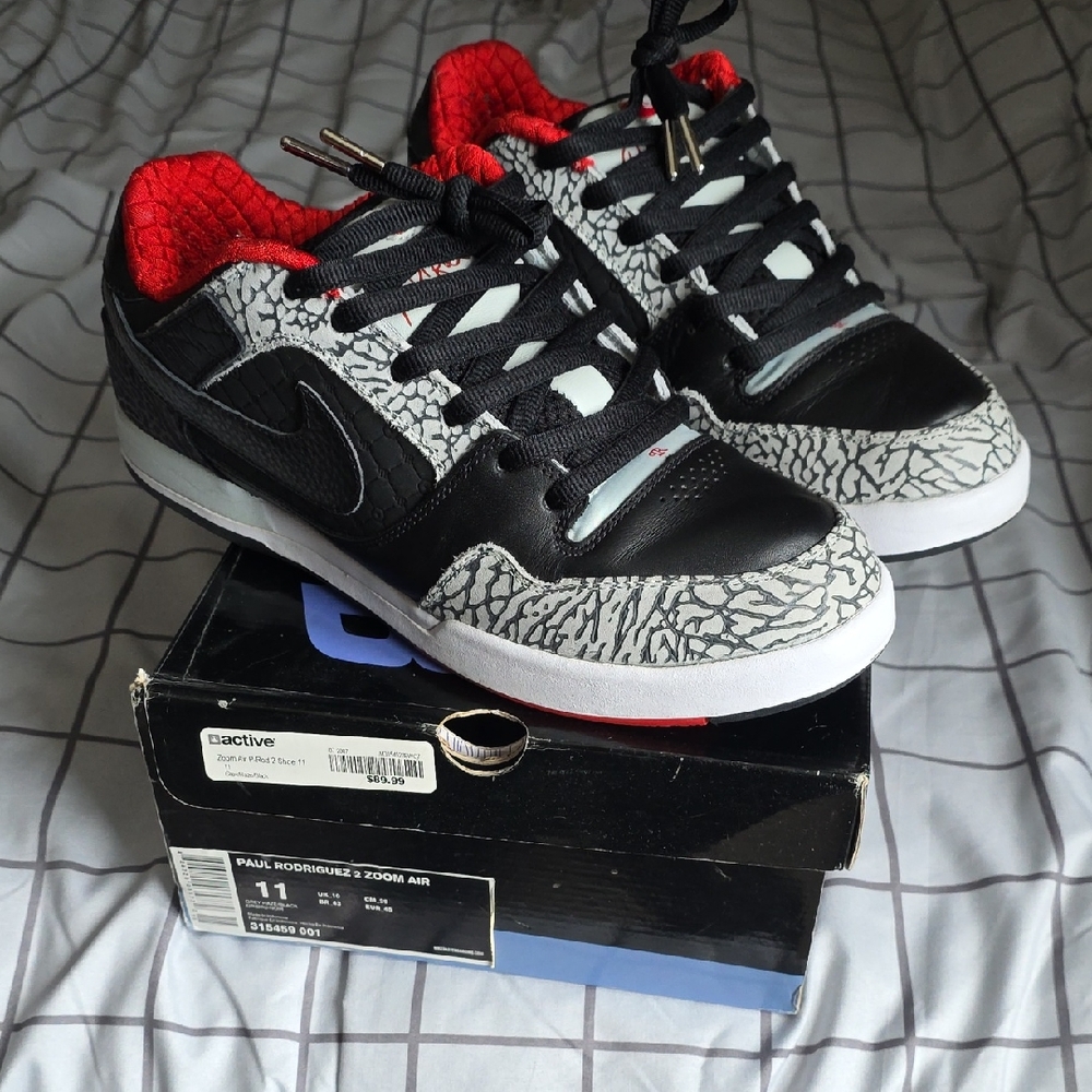 Nike Kids Black and Red Patterned Sneakers